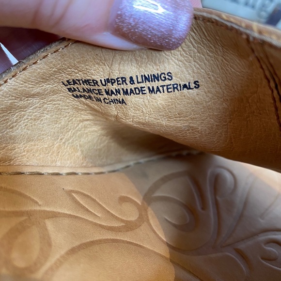 Born Tilda gold leather basket weave wedge heel sandals Size 7M - Picture 6 of 11